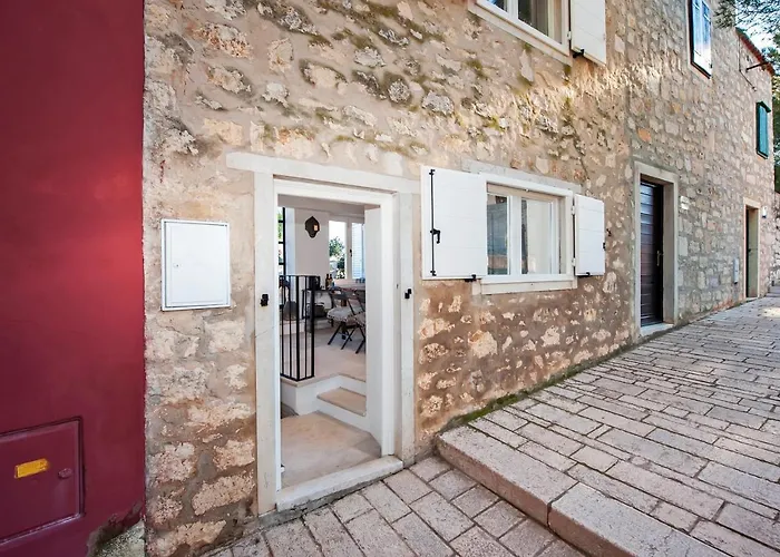 Monte Sea View Residence With Terrace